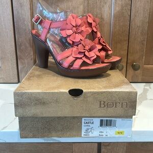 Born heeled sandal in coral, size 7